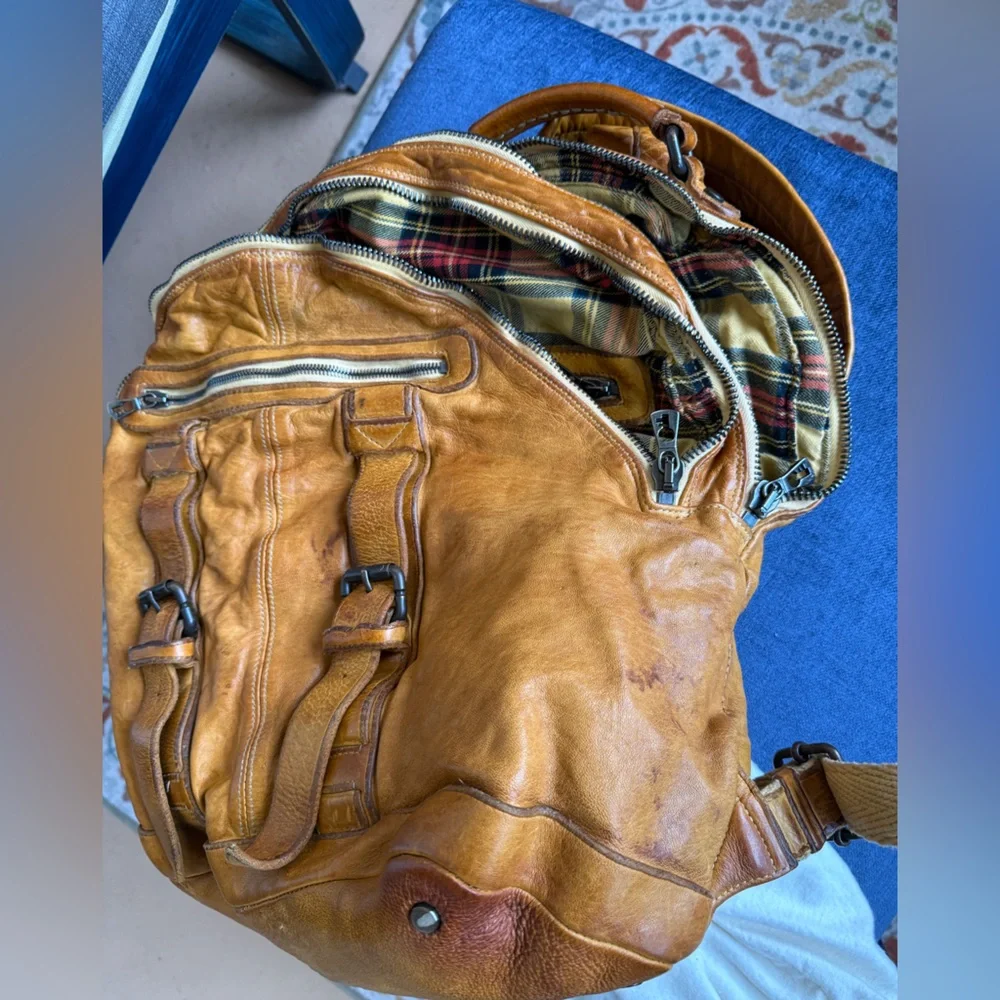 Benheart Lorenzo Backpack - Picture 8 of 11